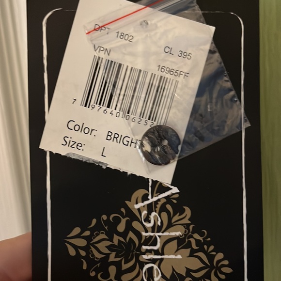 Still has tags on it. Light green - Picture 4 of 6